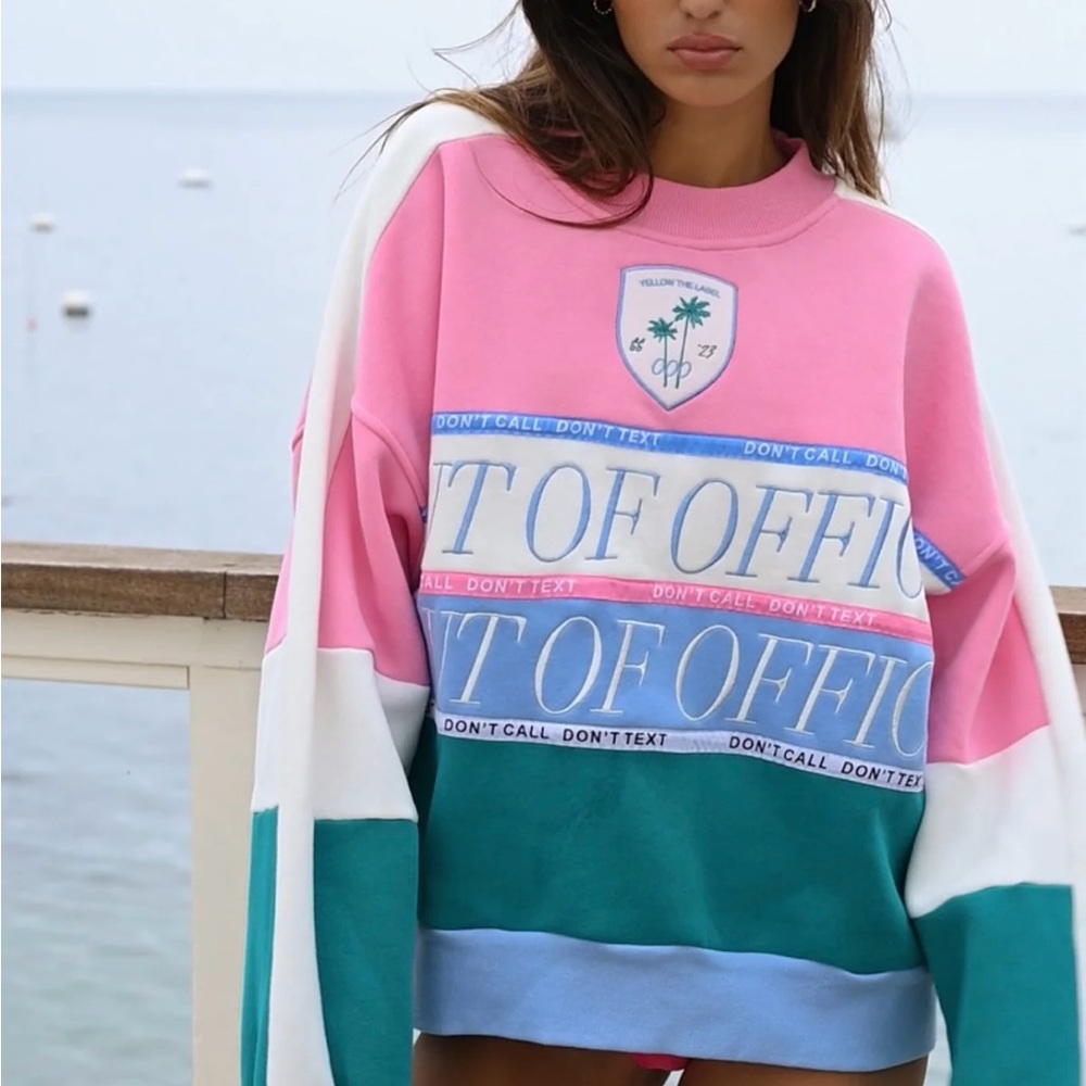 Out of Office Yellow the Label CREWNECK L
